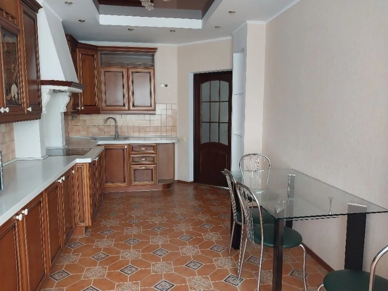 Здам в оренду 3к кв, 124 м кв. Юлії Здановської 60/5