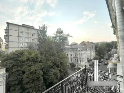 Оренда 2-кімнатної квартири 70м2 по вул. Мала Житомирська 16
