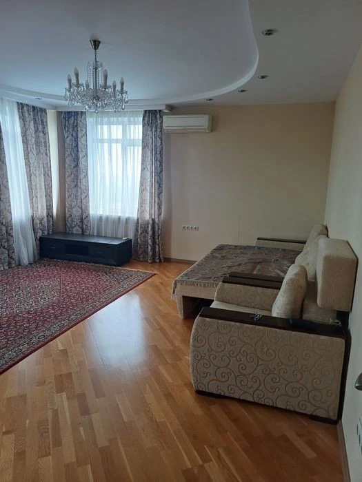 Аренда великої 2 кімнатної квартири 92м2, Київ Святошинський