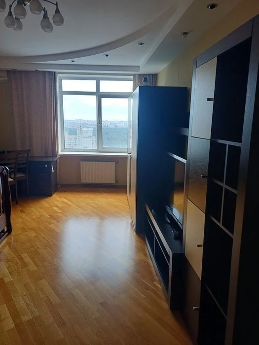Аренда великої 2 кімнатної квартири 92м2, Київ Святошинський