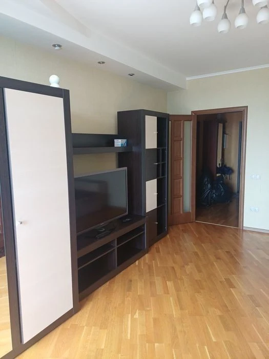 Аренда великої 2 кімнатної квартири 92м2, Київ Святошинський