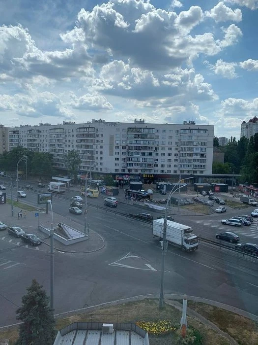 Продаж 2к сталінки (53 м²) з ЗБ-перекриттям. Чоколівський бу