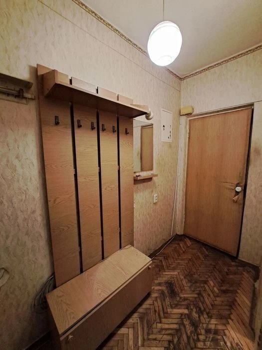 Без посередників здам квартиру на Дарницькій площі