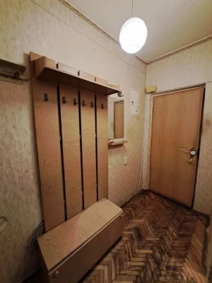 Без посередників здам квартиру на Дарницькій площі