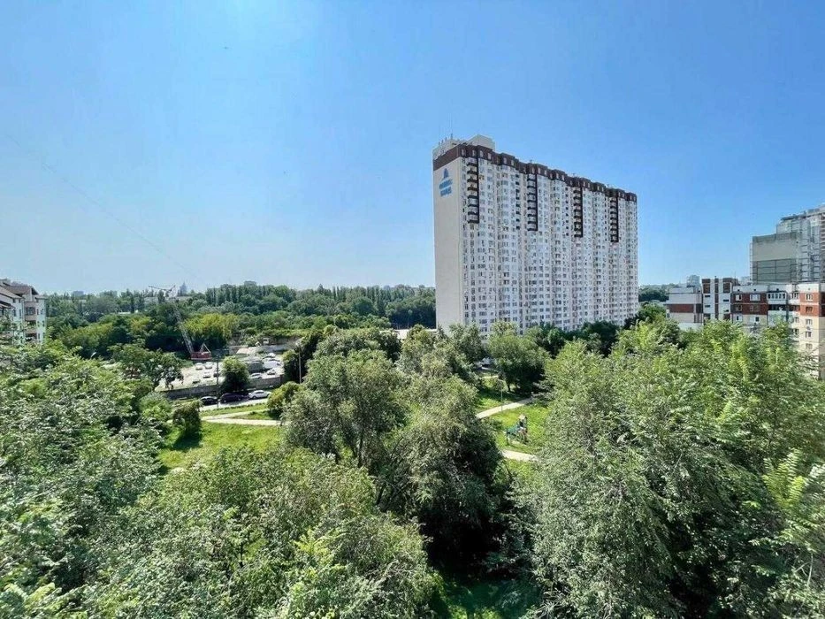 Гетьмана 46а, Караваєві дачі, оренда просторої 2к квартири