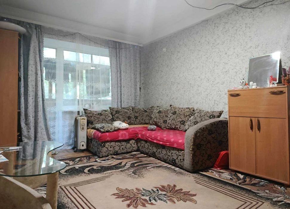 Продается 1 ком квартира по ул. Независимой Украины.