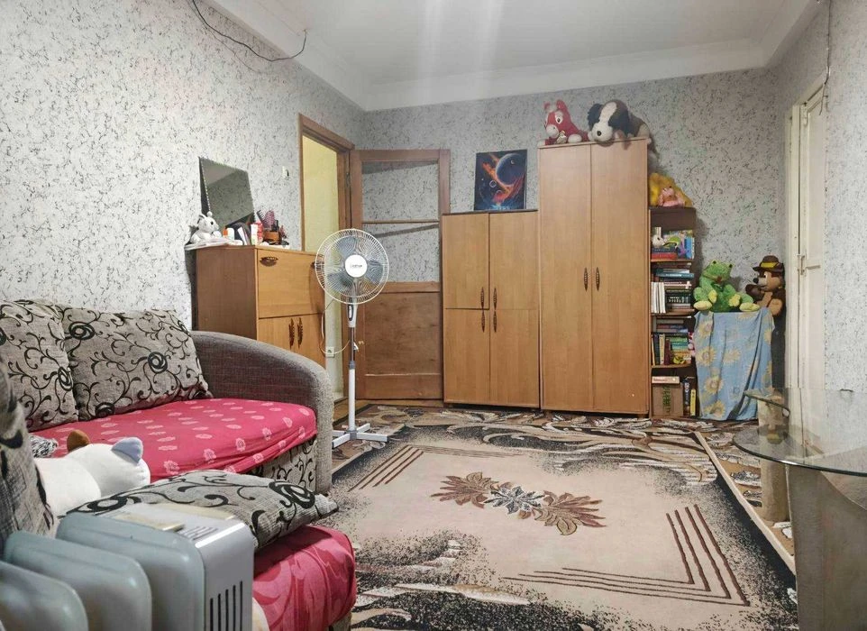 Продается 1 ком квартира по ул. Независимой Украины.