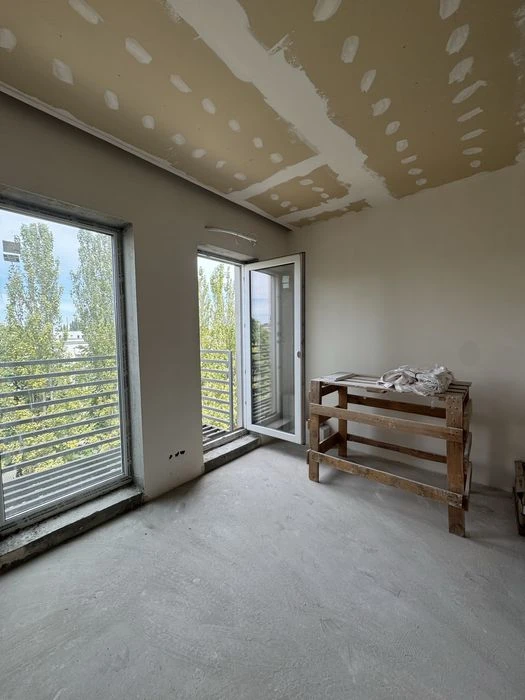 ЖК "Золотой столбы" | 36 м² | Балкон | 40% ремонта готово.