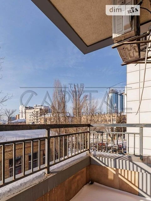 Довготривала оренда 1к квартири на вул. Маккейна Джона 26 •