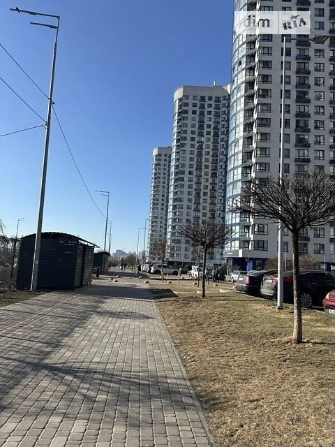 Довготривала оренда 1к квартири на просп. Миколи Бажана 1А •