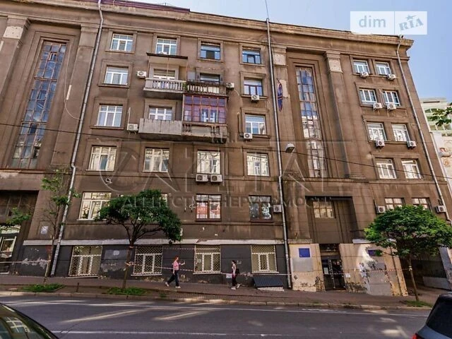 Довготривала оренда 4к квартири на вул. Ярославів Вал 19 • I