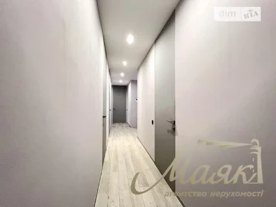 Довготривала оренда 3к квартири на вул. Маккейна Джона 7 • I