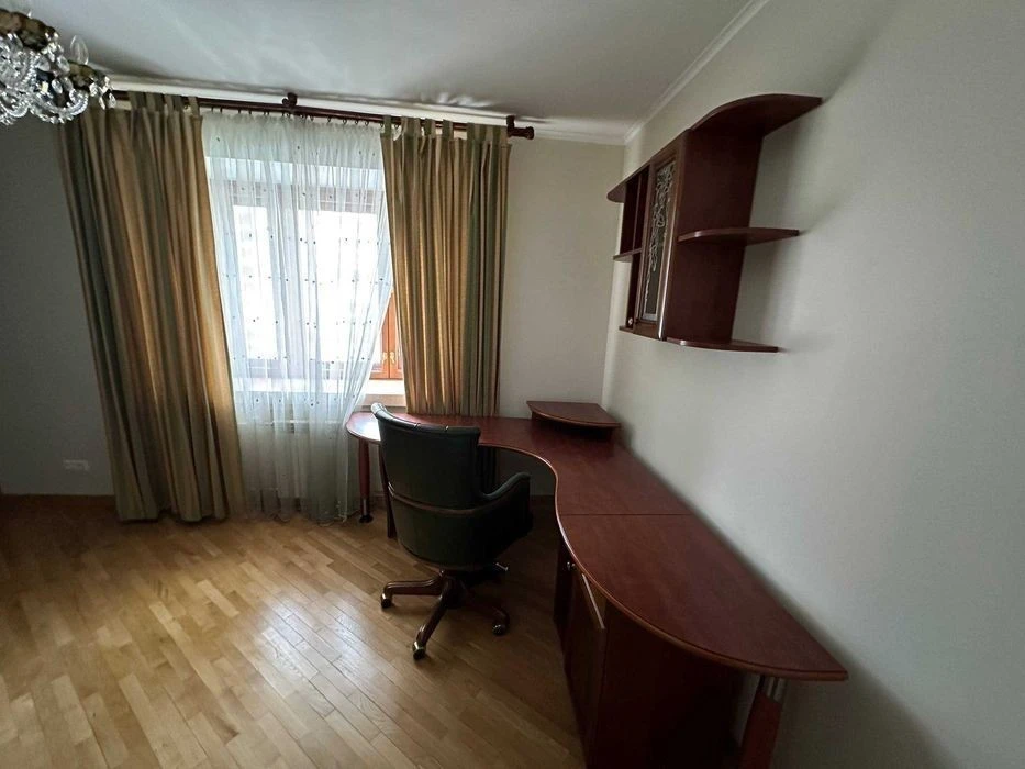 Оренда просторої 3-кімнатної квартири, 90 м² - вул. Вишняків