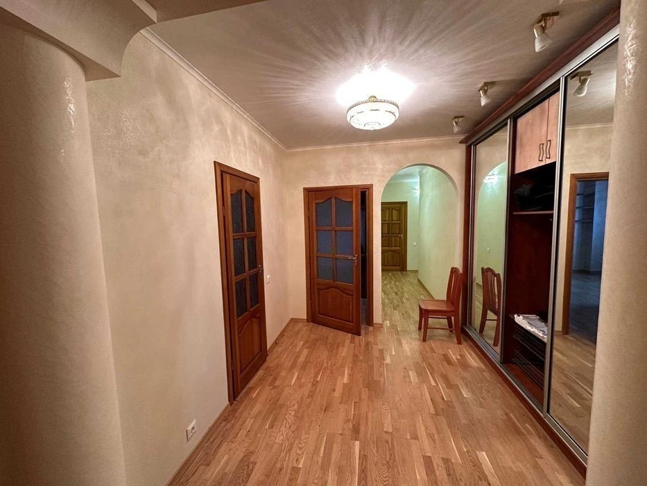 Оренда просторої 3-кімнатної квартири, 90 м² - вул. Вишняків