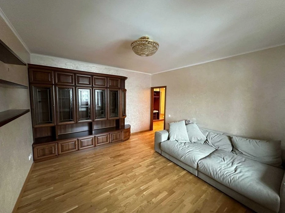 Оренда просторої 3-кімнатної квартири, 90 м² - вул. Вишняків