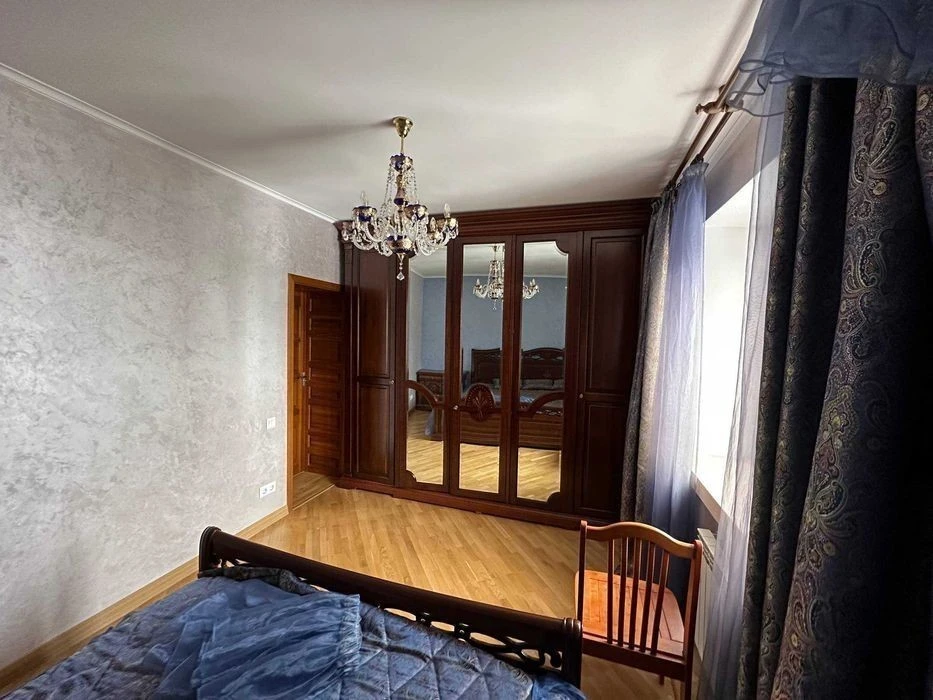 Оренда просторої 3-кімнатної квартири, 90 м² - вул. Вишняків