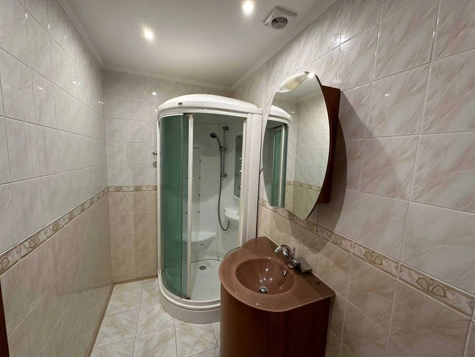 Оренда просторої 3-кімнатної квартири, 90 м² - вул. Вишняків