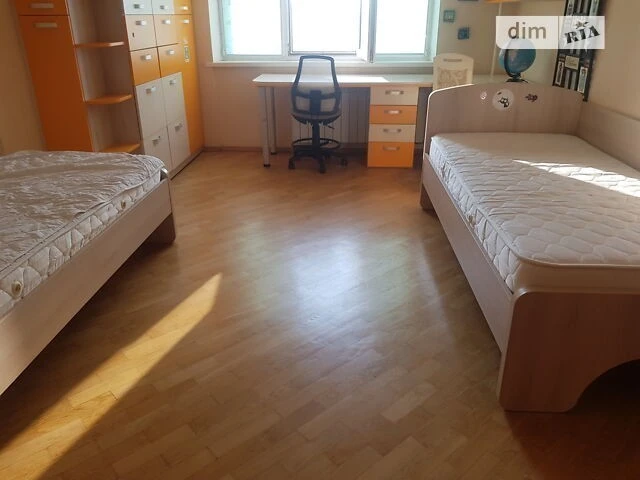 Аренда 3-комнатной квартиры 70 м², Николая Закревского ул.,