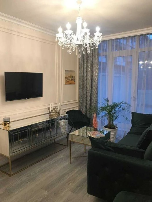 2 к квартира з розкішною Терасою у центрі Києва. Кадор/ Без