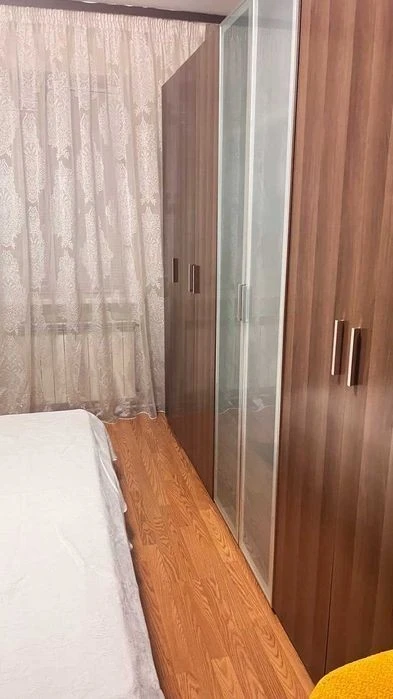 Оренда 2 к, Київ, вул. Гришка, буд. 10, с паркомісцем, м. По