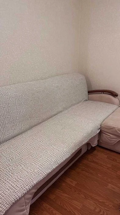 Оренда 2 к, Київ, вул. Гришка, буд. 10, с паркомісцем, м. По