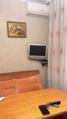 Оренда 2 к, Київ, вул. Гришка, буд. 10, с паркомісцем, м. По