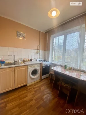 Оболонський район, вул. Прирічна 17