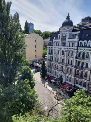 Оренда 2-кімн квартири, вул. Б.Хмельницького