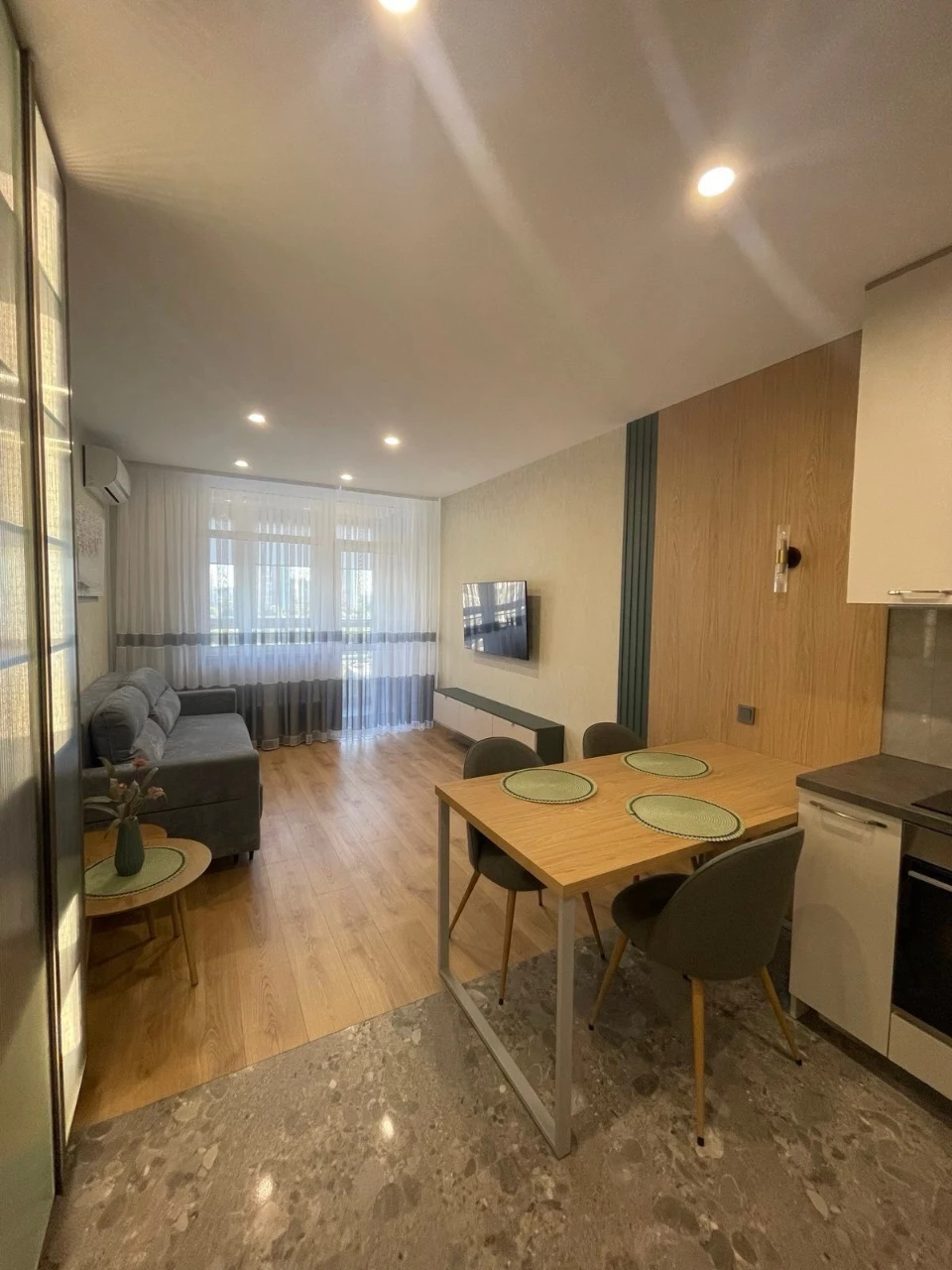 Аренда 2-комнатной квартиры 70 м², Александра Олеся ул., 7