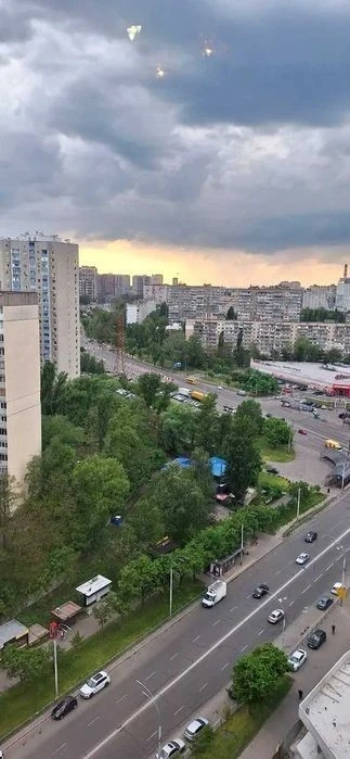 Оренда 2-К, просп. Європейського союзу 19А, ТЦ»Ретровіль», П