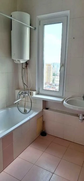 Оренда 2-К, просп. Європейського союзу 19А, ТЦ»Ретровіль», П