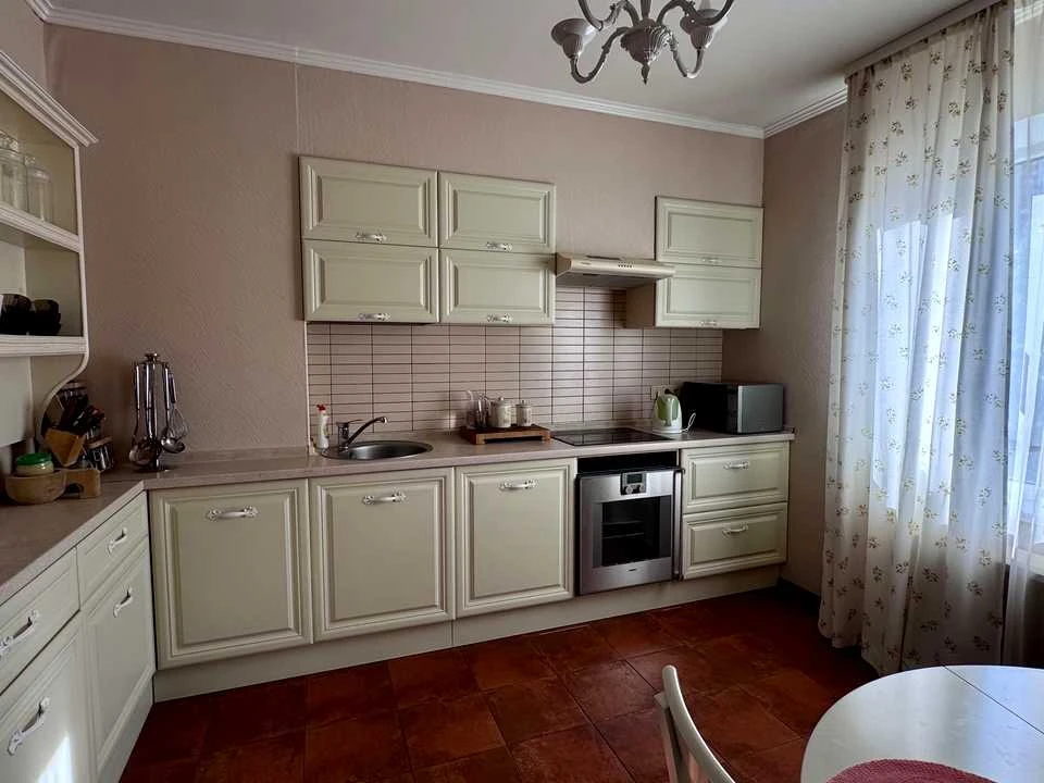 Apartment. Kyiv, Petra Hryhorenka Avenue.