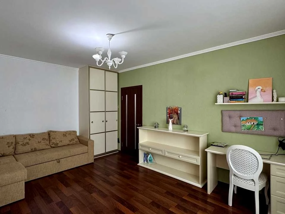 Apartment. Kyiv, Petra Hryhorenka Avenue.