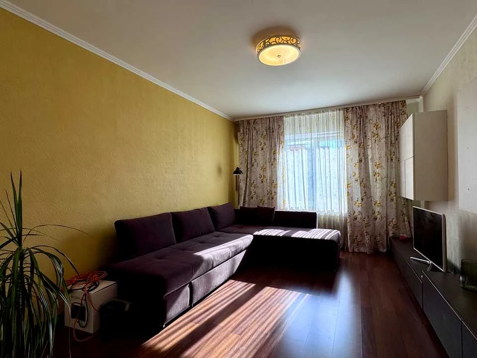 Apartment. Kyiv, Petra Hryhorenka Avenue.