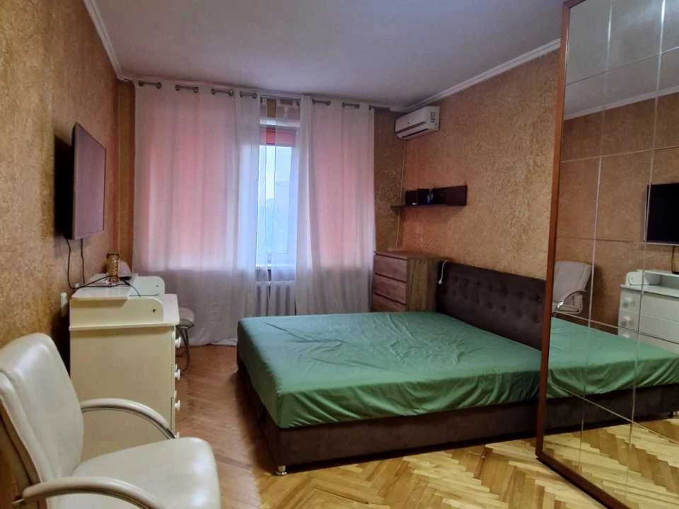 Квартира. Київ, Старонаводницька вул.