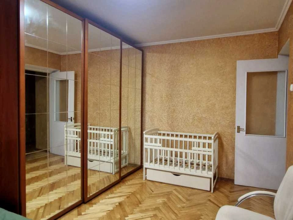 Квартира. Київ, Старонаводницька вул.