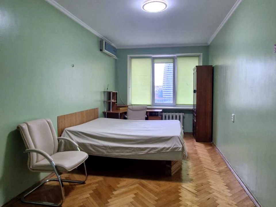 Квартира. Київ, Старонаводницька вул.