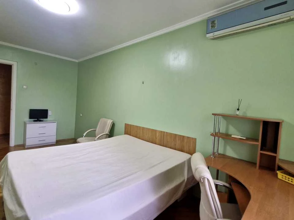 Квартира. Київ, Старонаводницька вул.
