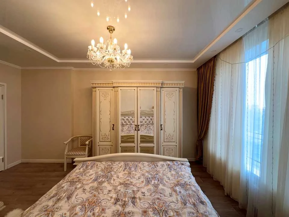 Квартира. Київ, Зарічна вул.