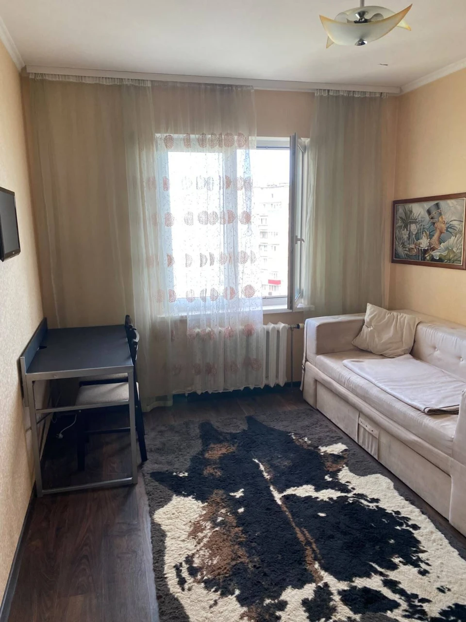 Простора квартира з паркомісцем у Солом'янському районі