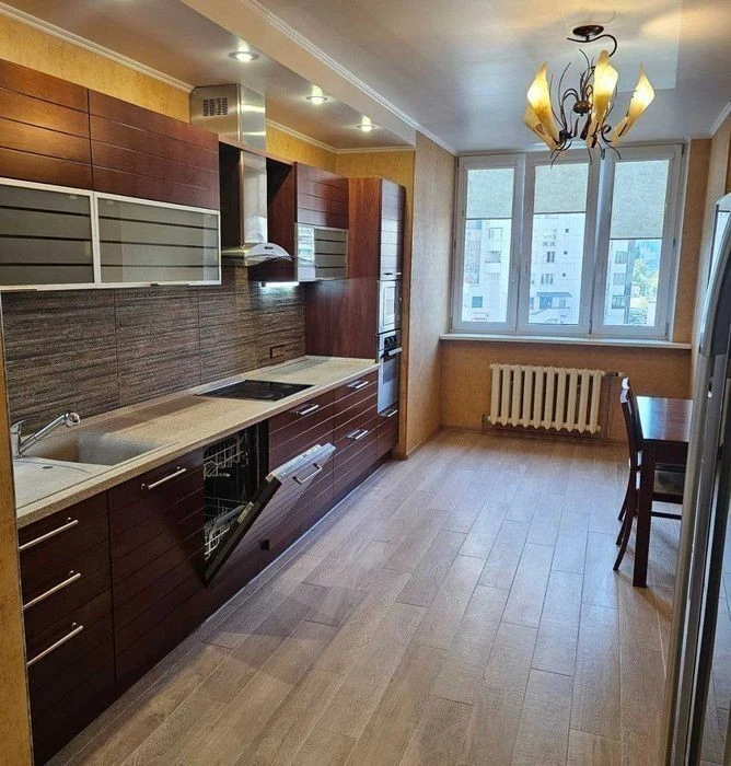 Оренда просторої 3-кімнатної квартири 119 м² | ЖК «Корона» м