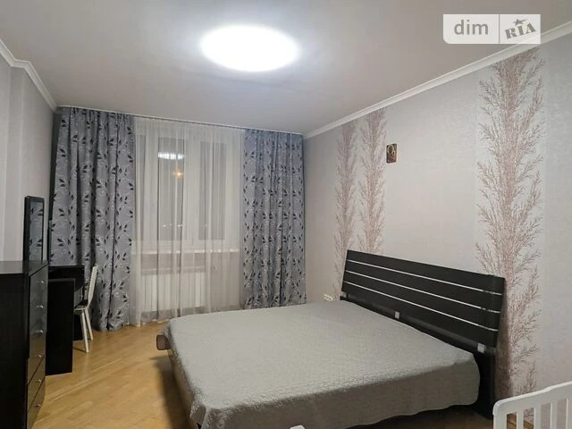 Оренда 3-к квартири 97кв. м. Срібнокільська вул. 1 ЖК Корона
