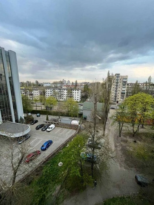 Оренда квартири (10 хв. пішки м. Дорогожичі та м. Берестейсь