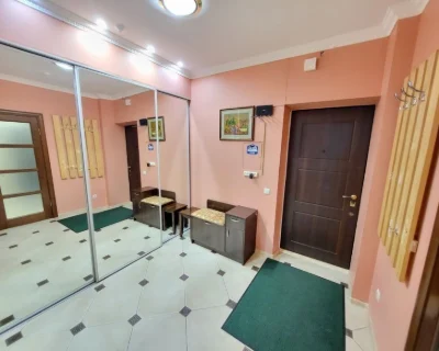 На 1-3міс. квартира біля М. Позняки, без комисси