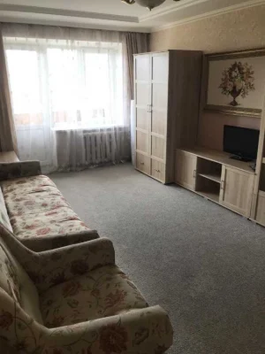 Аренда 1-комнатной квартиры 42 м², Жилянская ул., 72