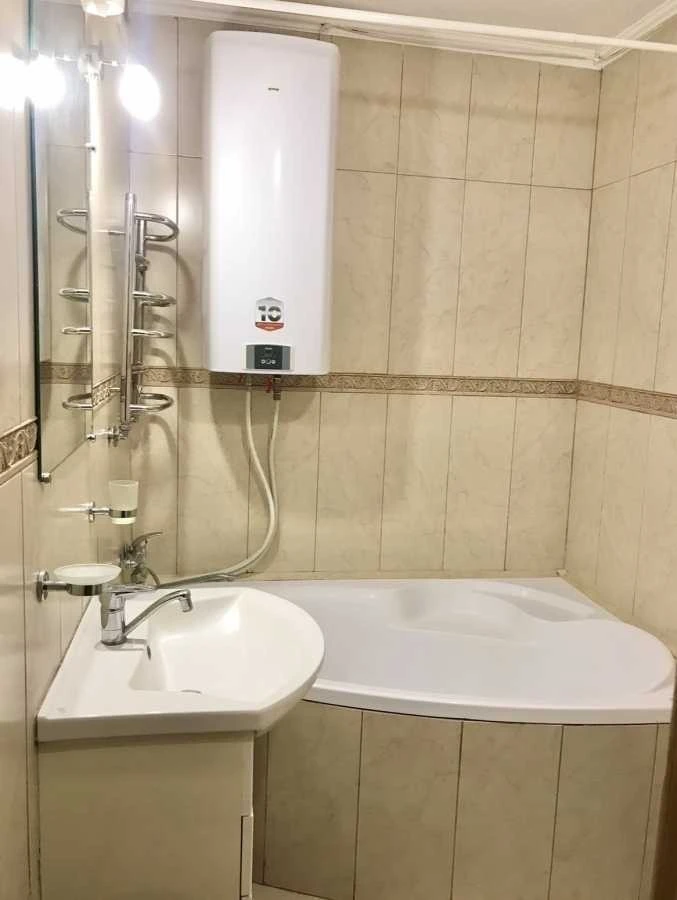 Аренда 3-комнатной квартиры 71 м², Героев Днепра ул., 38