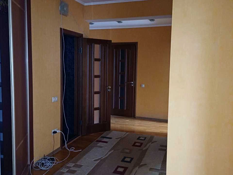 Квартира. Київ, Львівська вул.