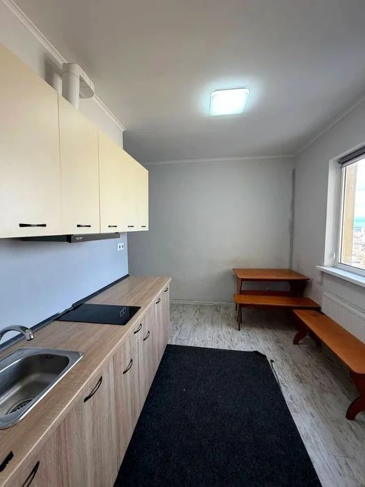 Простора 3-кімнатна квартира з чудовим видом у ЖК «Мега-Сіті