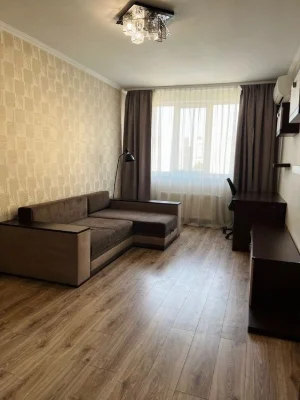 Є генератор (вода, опалення, ліфт) 2 кімн квартири, вул. Ужв