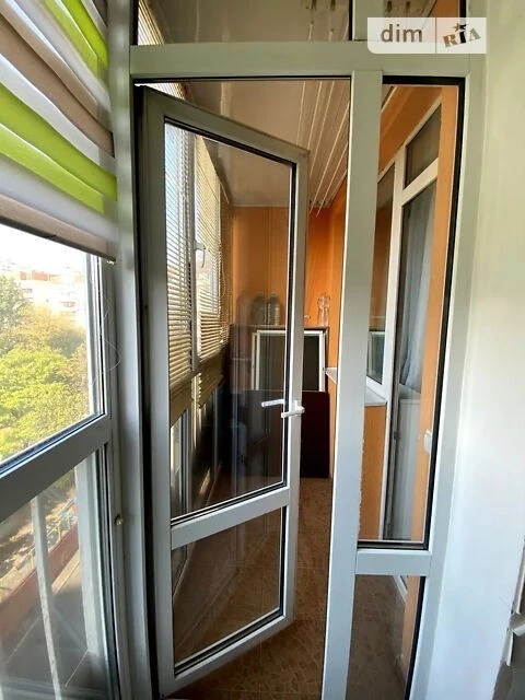 Є генератор (вода, опалення, ліфт) 2 кімн квартири, вул. Ужв